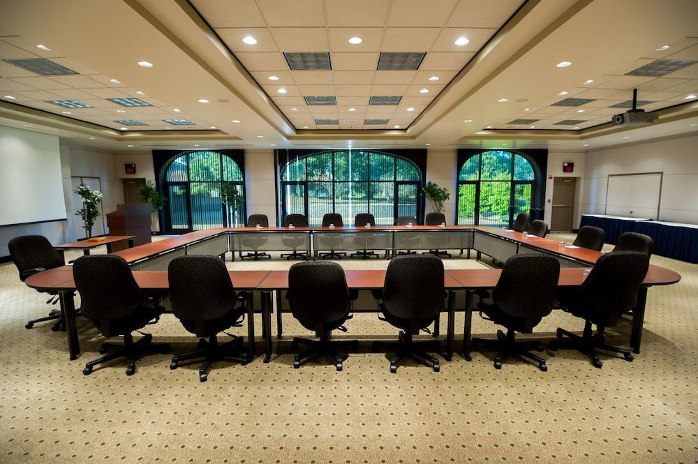 Regalia Hotel & Conference Center photo 6