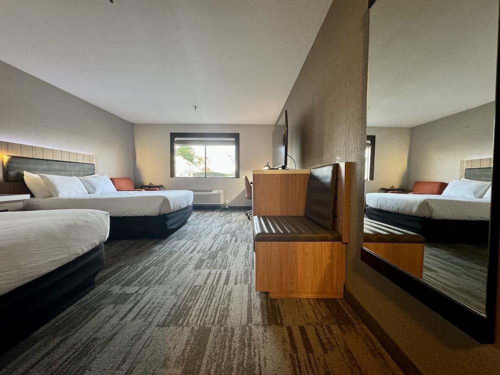 Modesto Hotel photo 2