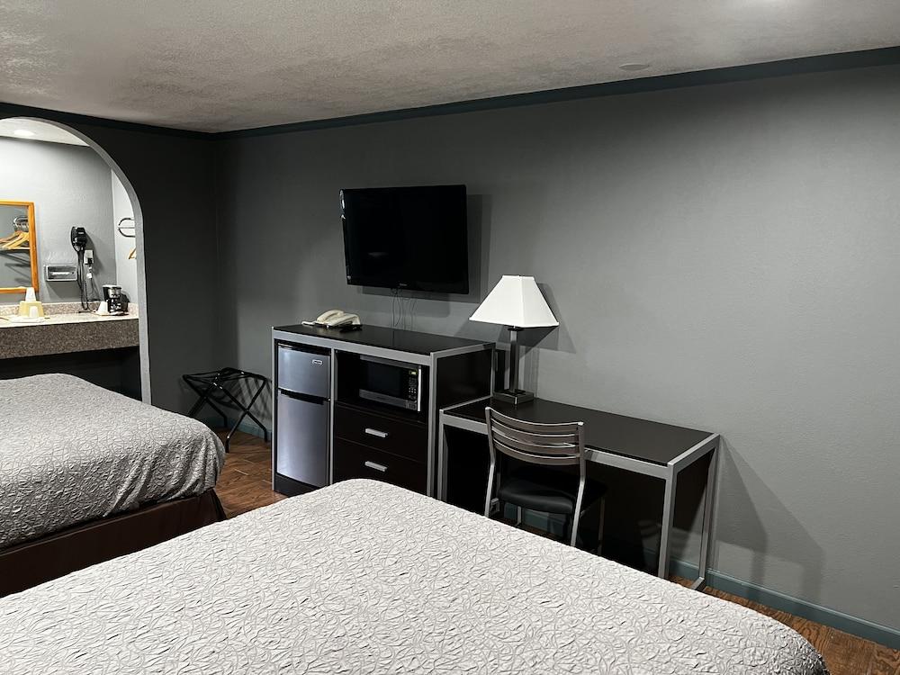 Relax Inn photo 3
