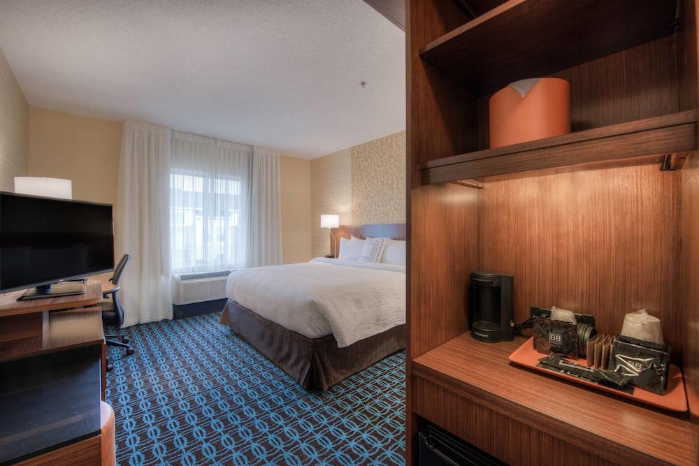 Fairfield Inn and Suites by Marriott Charlotte Airport photo 9