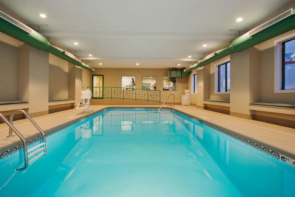 Kalamazoo Hotel and Suites photo 32