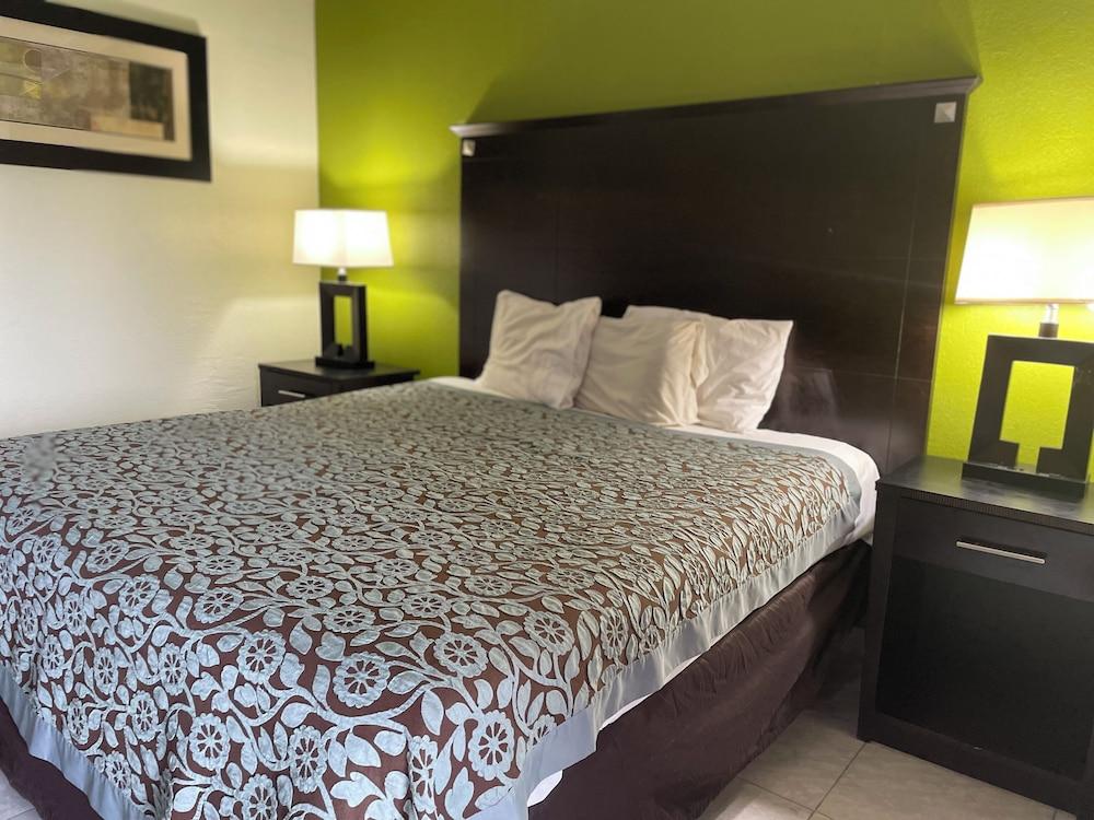 Regency Inn photo 5