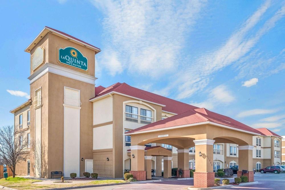 La Quinta Inn & Suites by Wyndham Oklahoma City -Yukon photo 30