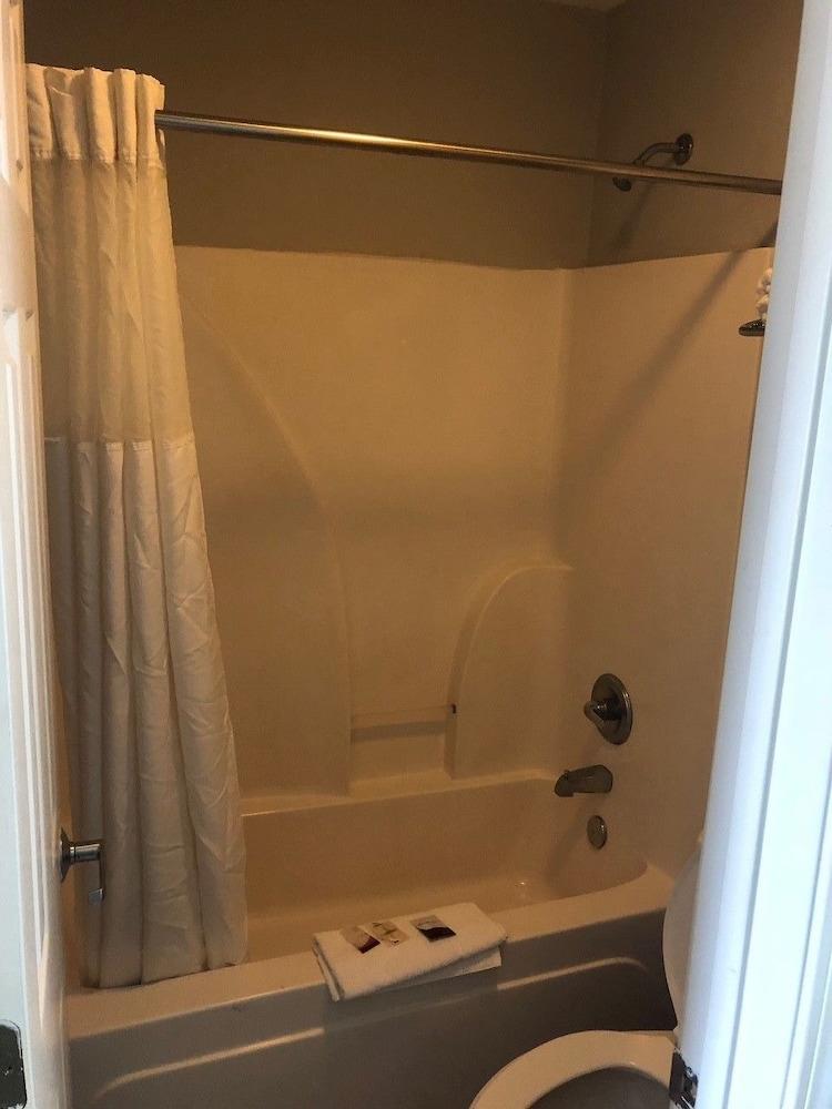 Cypress Inn photo 10