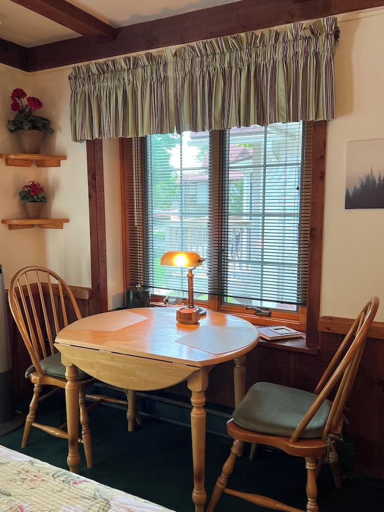 Sunset Condominiums photo 40