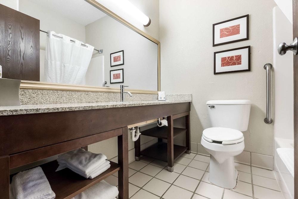Comfort Suites Sioux Falls Mall District photo 16