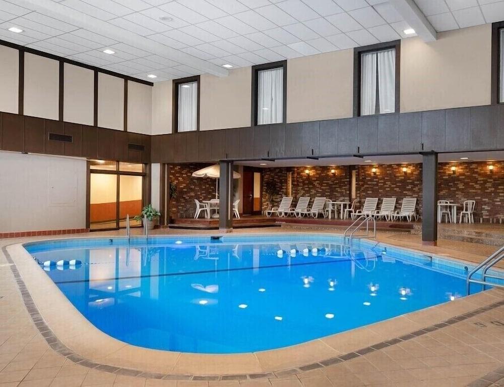 Ramada by Wyndham Albert Lea photo 75