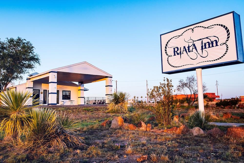 Riata Inn photo 31