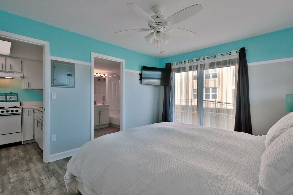 Coastal Waters Inn photo 18