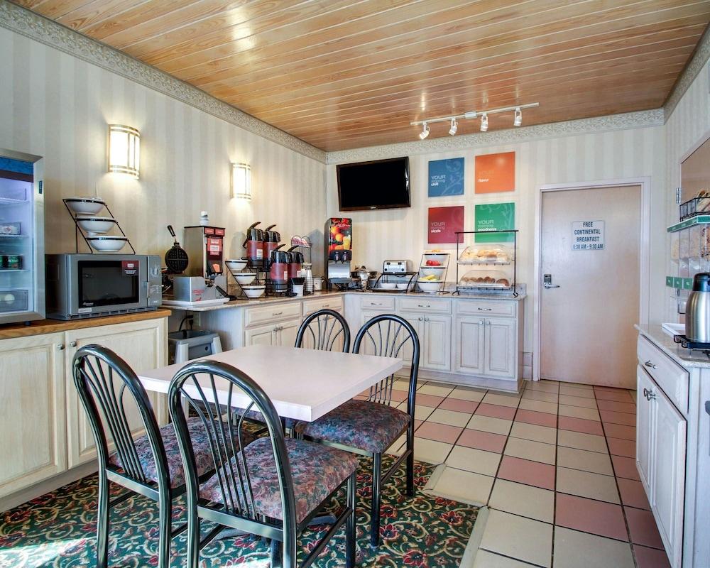 Quality Inn Brookhaven photo 25