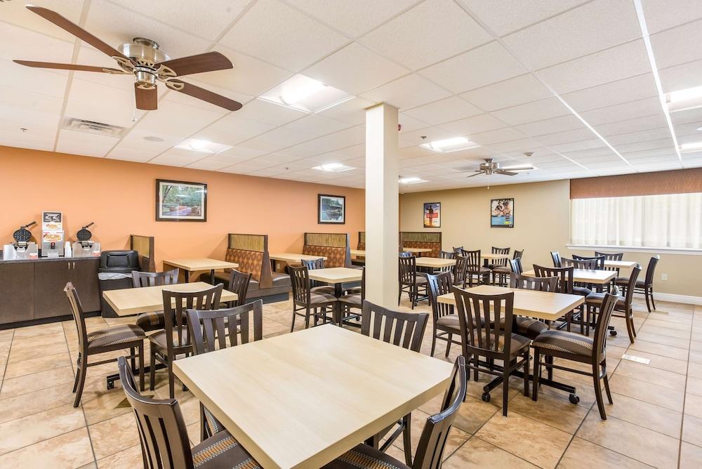 Red Lion Inn & Suites Branson photo 12
