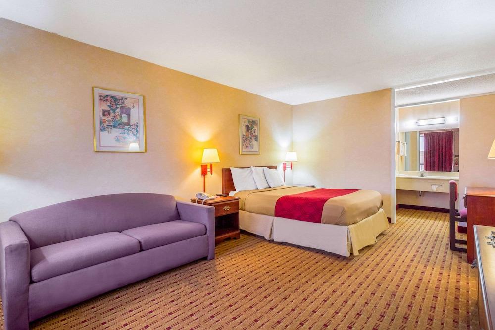 Econo Lodge Cave City photo 4