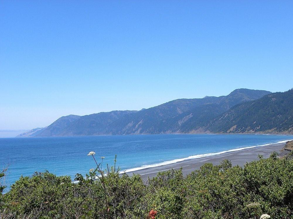 Oceanfront Inn at Shelter Cove photo 6