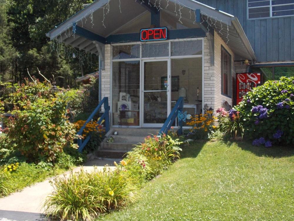 Clarketon Motel photo 12