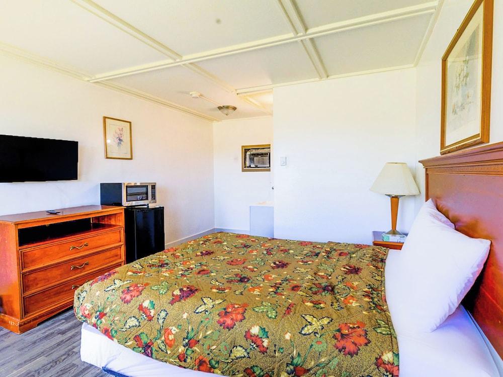 Country Hearth Inn & Suites By OYO Sturgis photo 34