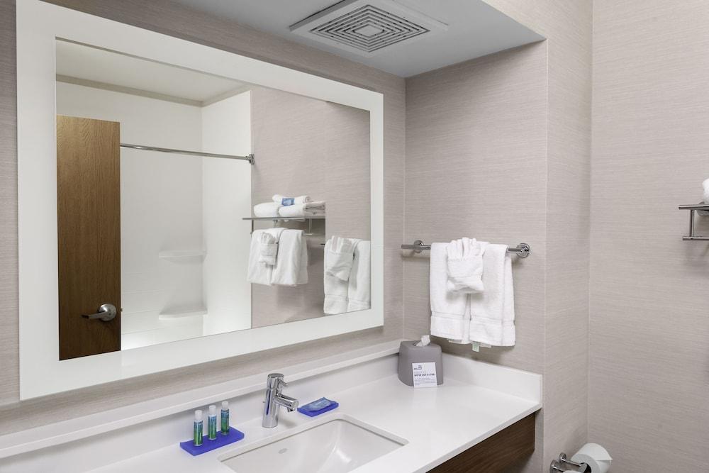 Holiday Inn Express & Suites Interstate 90 by IHG photo 15