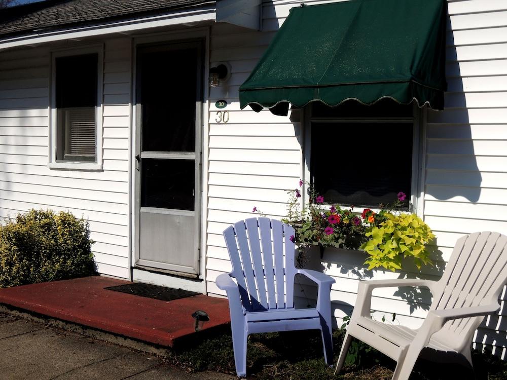 Shorelands Guest Resort and Cottages photo 59