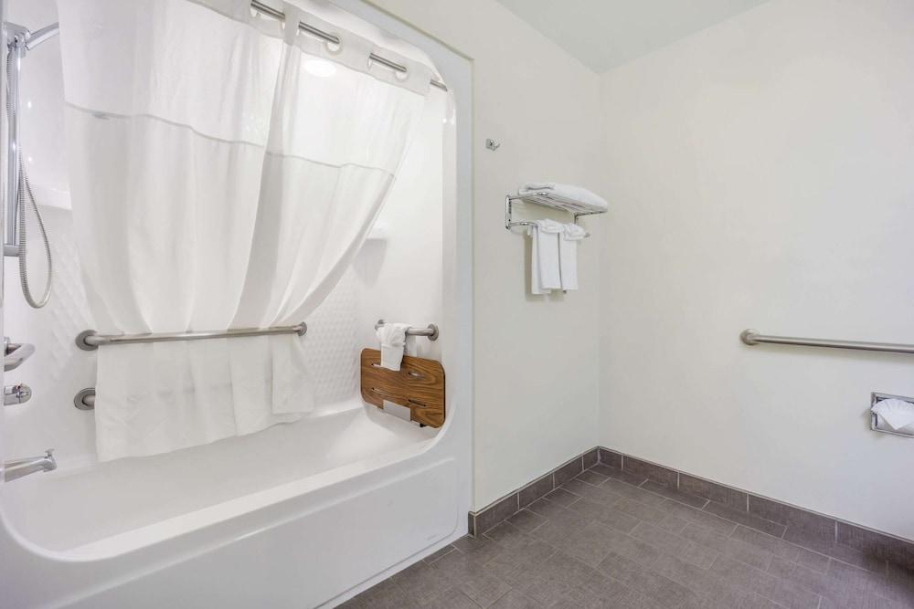Sleep Inn - SeaTac Airport photo 62