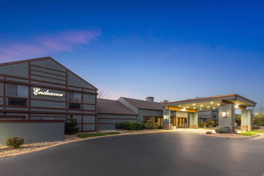 Endeavor Inn & Suites, Trademark Collection by Wyndham photo 58
