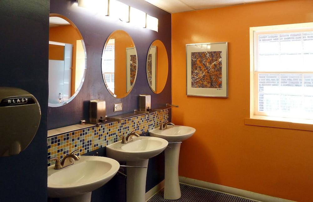 Apple Hostels photo 21