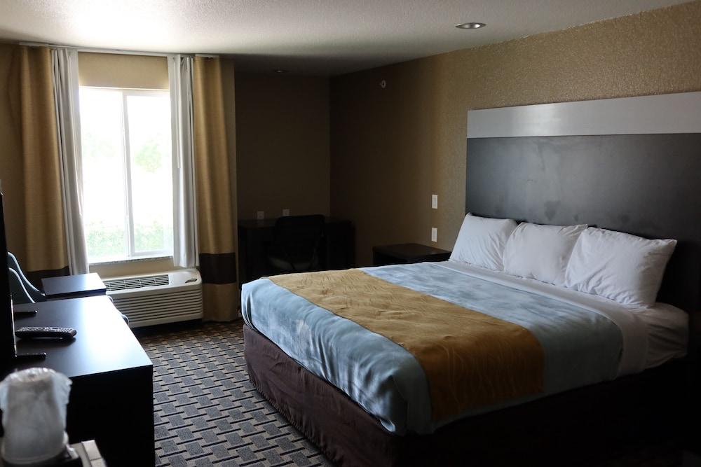 West Worth Inn and Suites photo 10