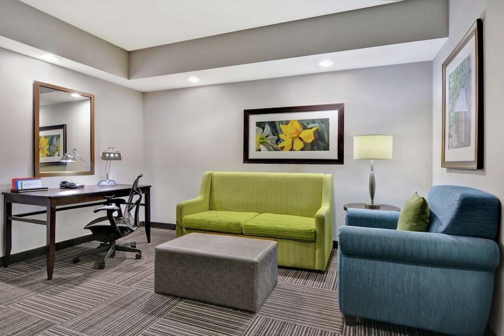 Hilton Garden Inn Fayettevile photo 12