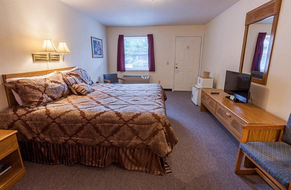 Maggie Valley Creekside Lodge photo 6