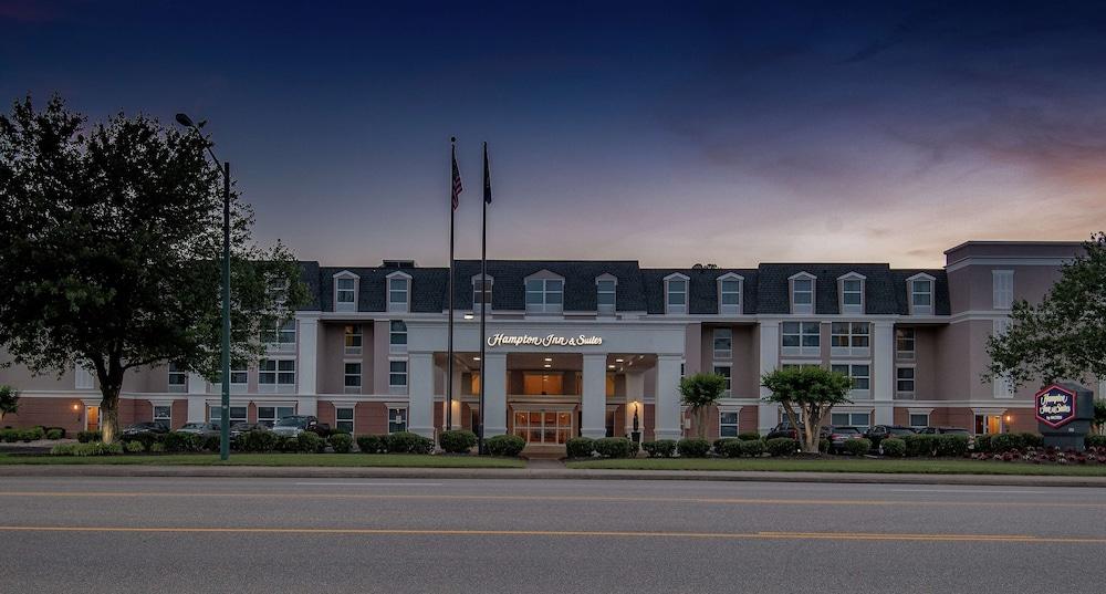 Hampton Inn & Suites Williamsburg-Richmond Rd. photo 1
