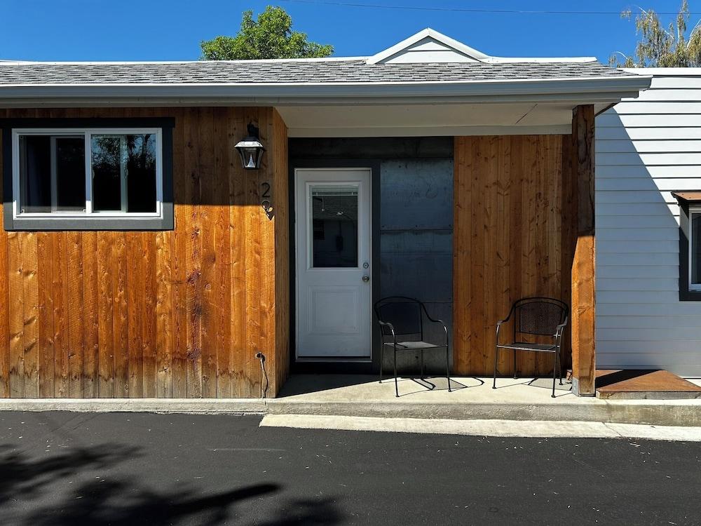 Lamplighter Cabins & Suites photo 60