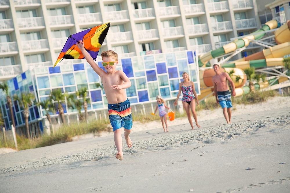 Crown Reef Beach Resort and Waterpark photo 95