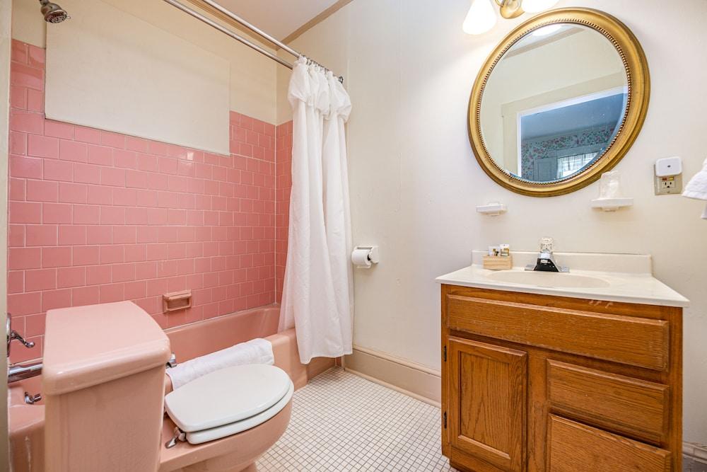 Wayside Inn photo 92