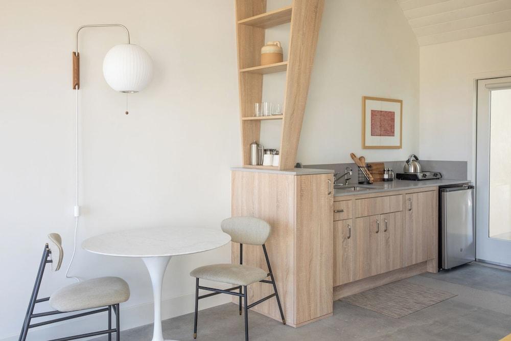 The Bungalows by Homestead Modern at The Joshua Tree Retreat Center photo 23