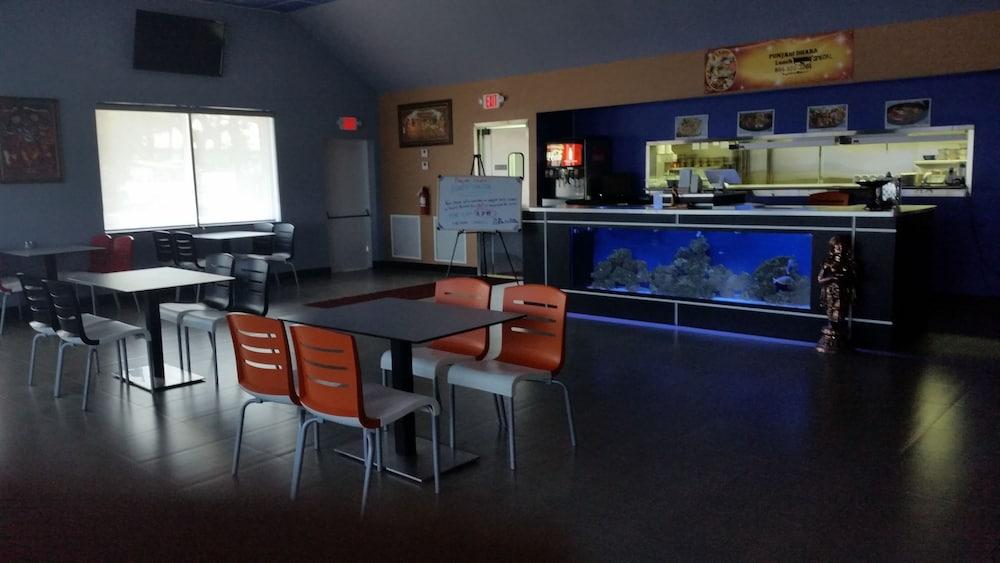 Budget Inn photo 16