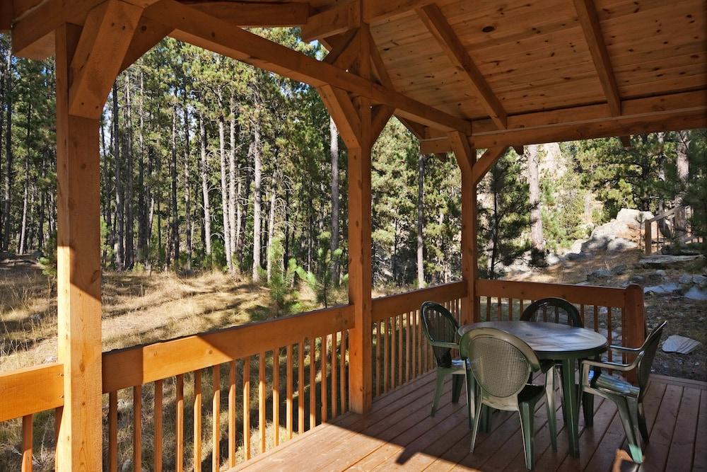 Rock Crest Lodge And Cabins photo 9