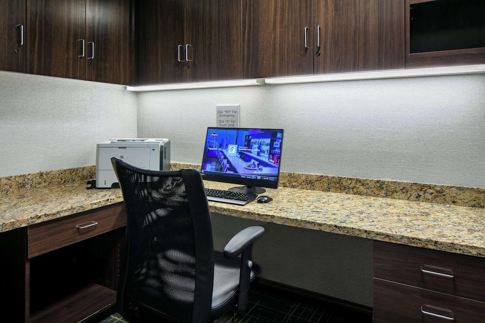 Hampton Inn & Suites Grafton photo 40