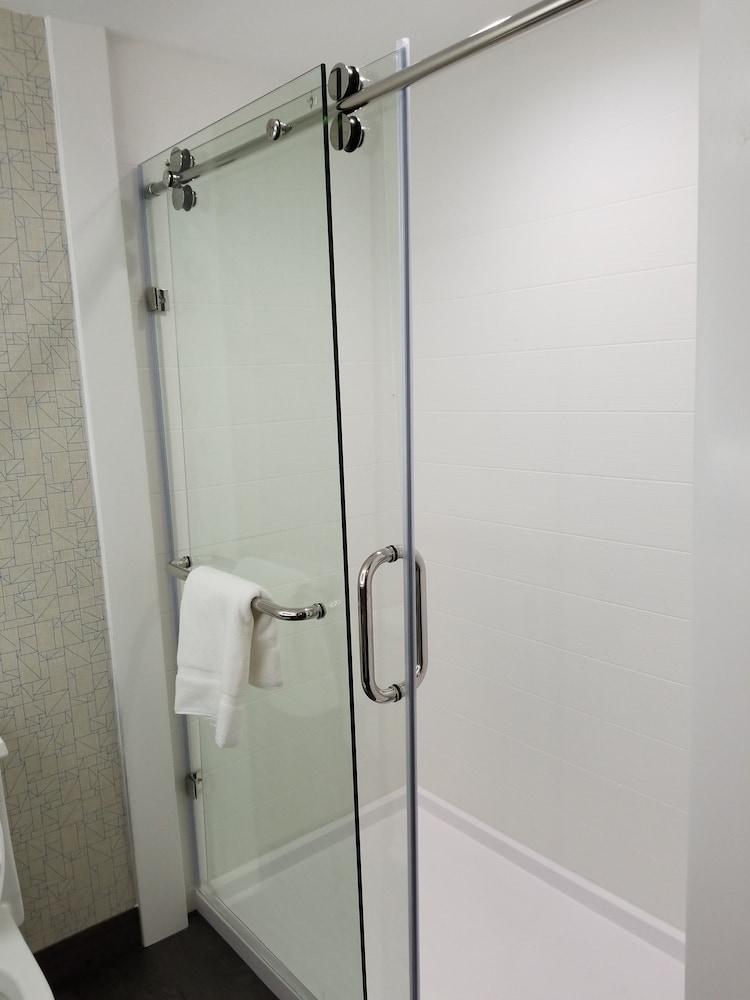 Holiday Inn Express Columbia NE - Fort Jackson by IHG photo 15