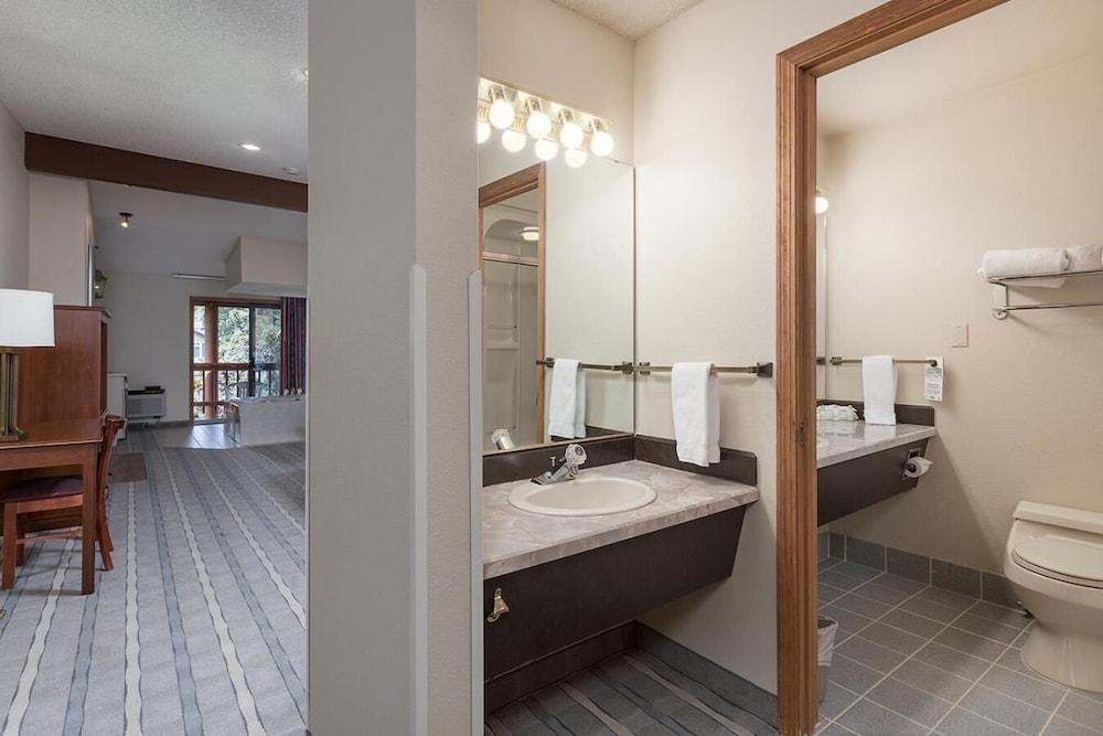 Shilo Inn Suites Hotel - Bend photo 17