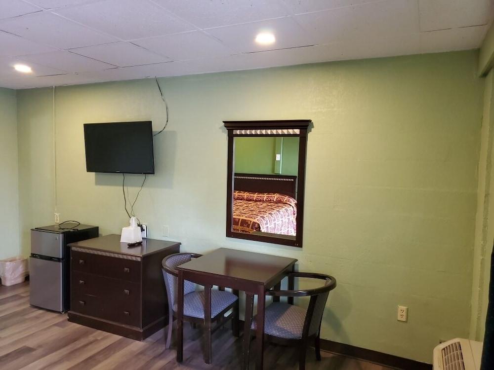 Trailway Motel photo 3
