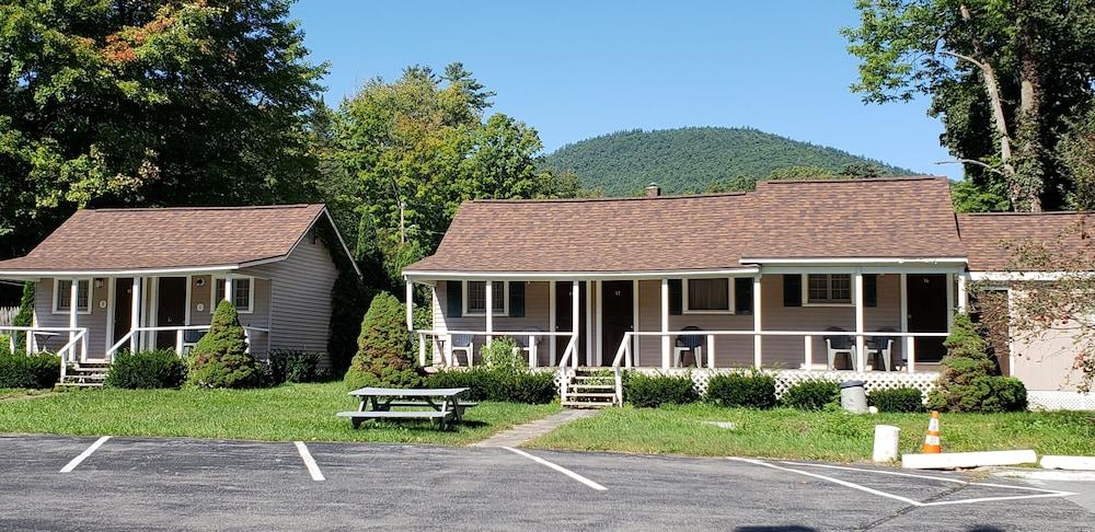 Adirondack Oasis Motel photo 20