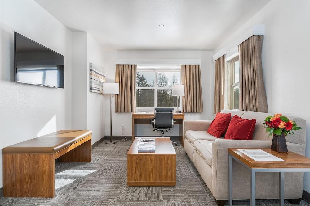 Marshall Suites Bainbridge Island, SureStay Collection by BW photo 10