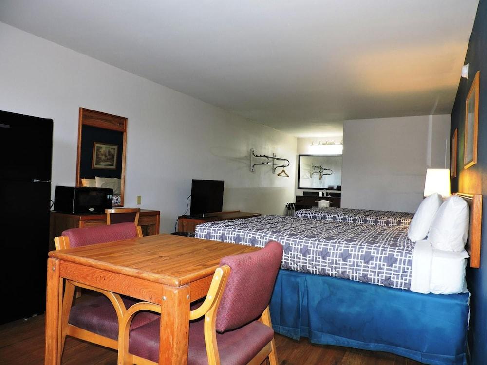 Riata Inn photo 12