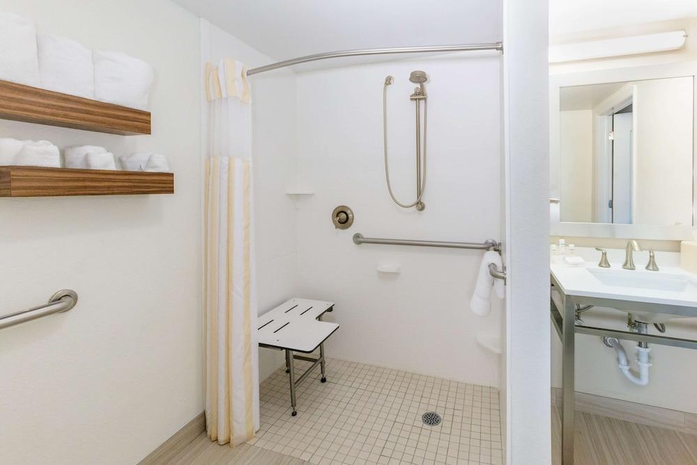 Hilton Garden Inn Jacksonville Airport photo 40