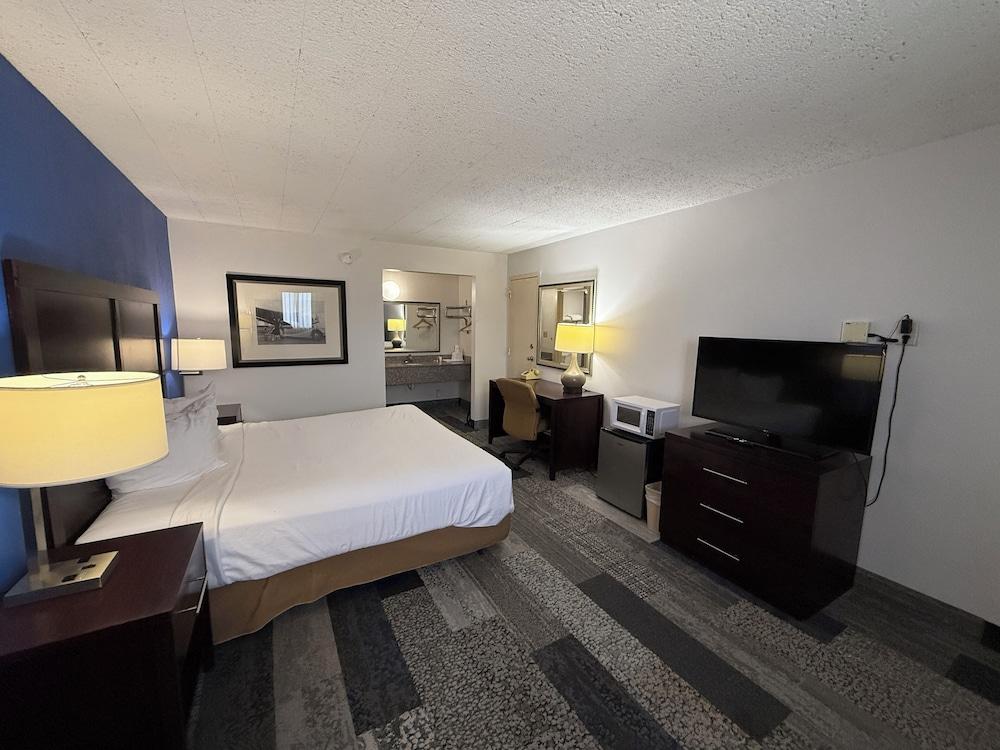 Frontier Inn photo 9