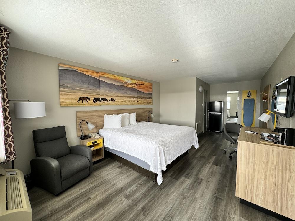 Days Inn by Wyndham Van Horn TX photo 11