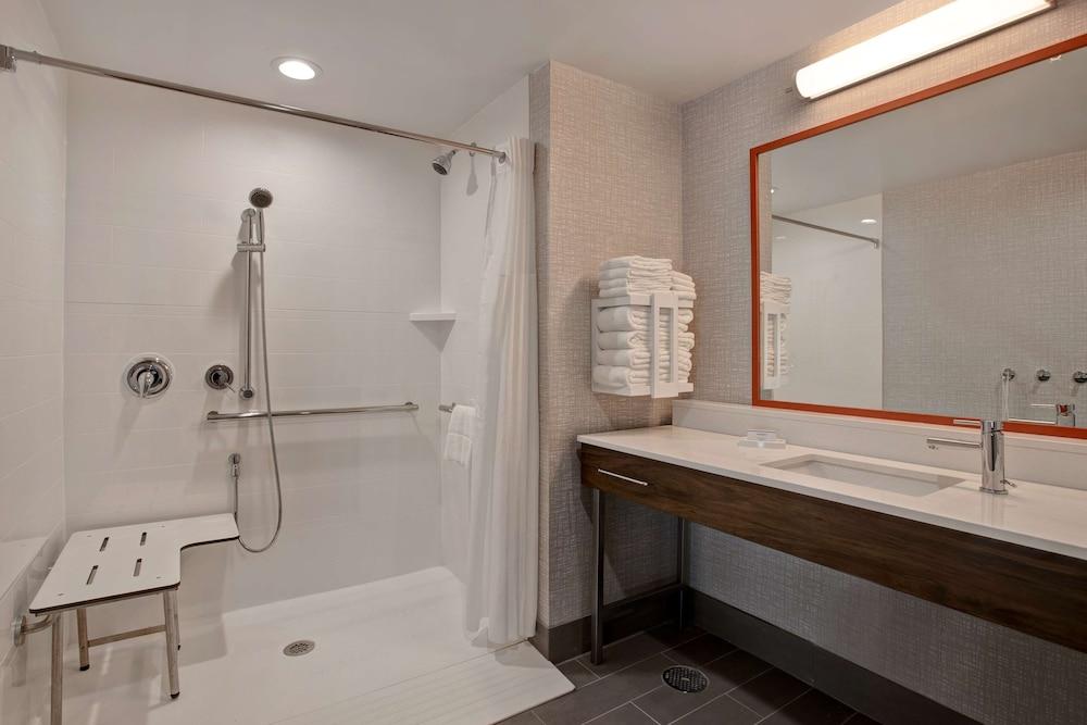 Hampton Inn & Suites Deptford photo 4