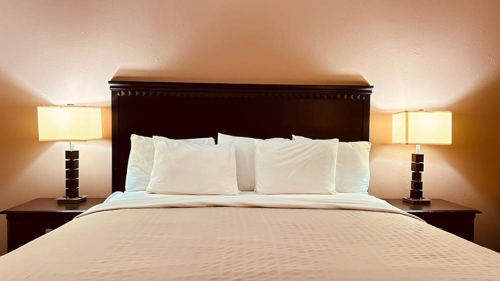 The Best Inn & Suites photo 15