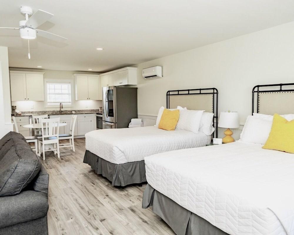 Saltwater Suites photo 2