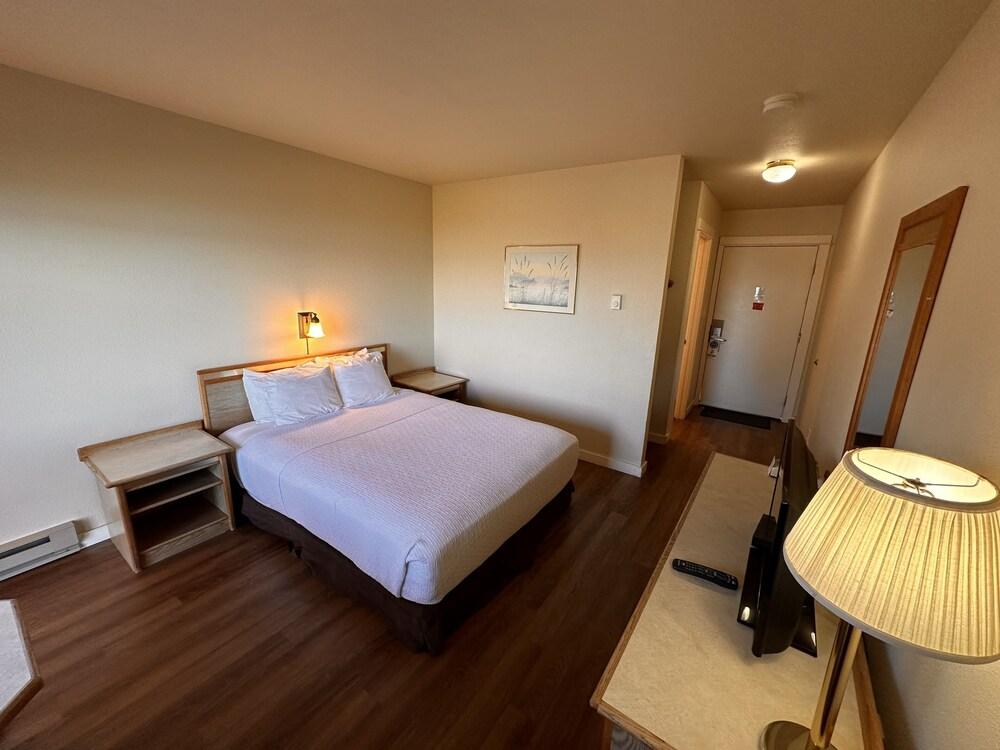Astoria Crest Motel photo 47