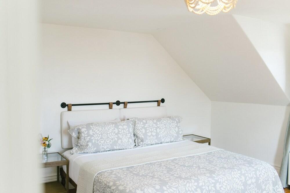 Greenleaf Inn photo 65