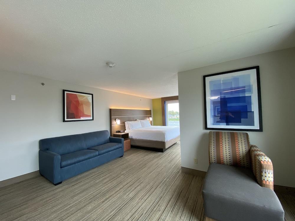 Holiday Inn Express & Suites Somerset Central by IHG photo 14